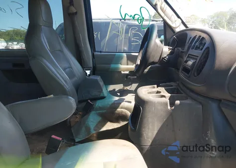 2003 Ford E-350 Super Duty Xl/Xlt z USA, uszkodzony, nr VIN 1FBSS31S23HB63926